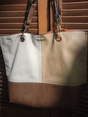 Colorblock Tote Bag in White, Tan & Brown Calvin Klein Reverse to orange